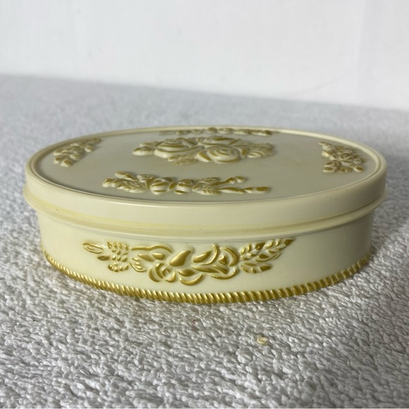 Vintage Beige Plastic Felt Lined Trinket Box - Picture 1 of 10